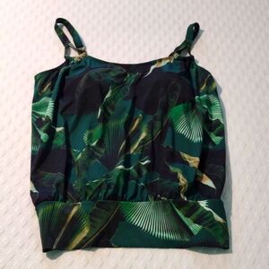 FullFitall essentials size 20 Green leaf print stretchy top with built-in Bra